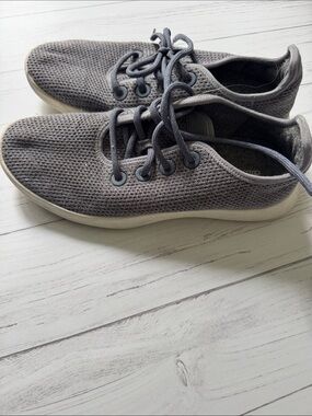 Women’s allbirds Gray Knit Lace-Up Casual Sneakers